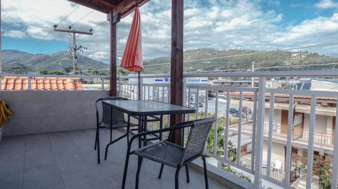 Villa George Giov Sarti Eksteriør billede